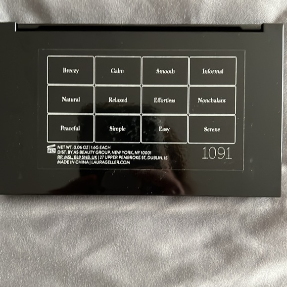 Laura Geller The Casual Collection Eyeshadow Palette - Picture 3 of 4